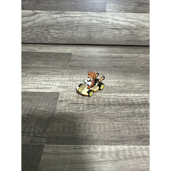 Mario Kart Hot Wheels Tanooki 2018 Mattel Mario Standard Kart - Raccoon - Picture 1 of 7